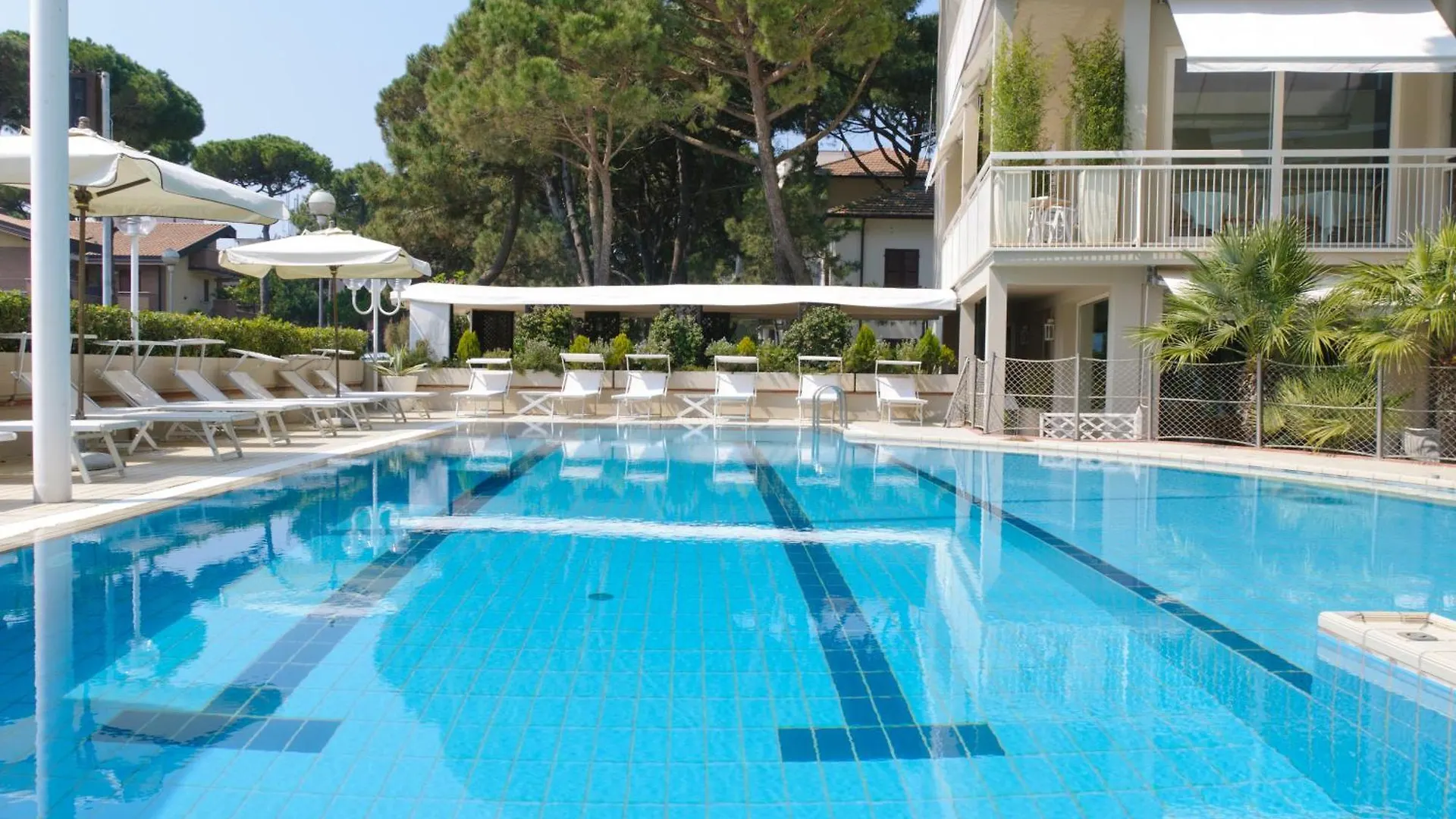 Hotel Trionfal - Fronte Mare - Vicinissimi Al Centro Milano Marittima