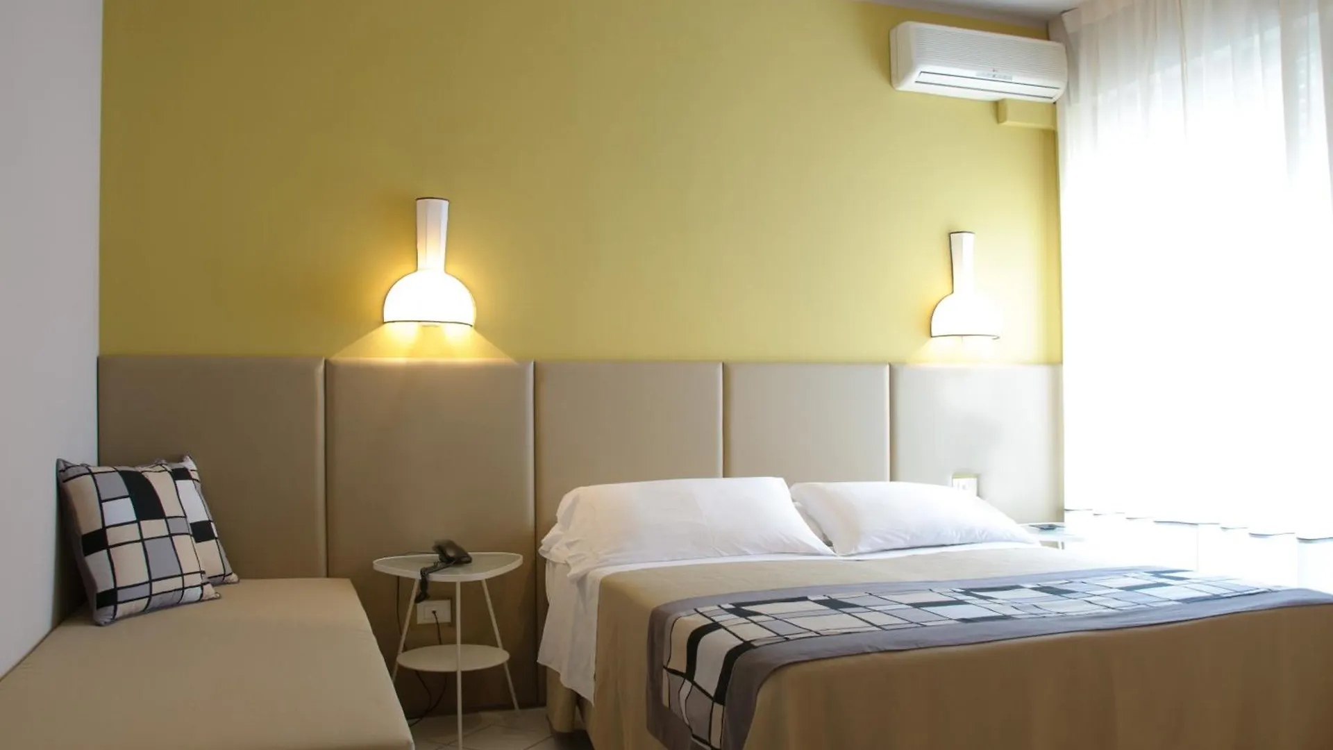 Hotel Trionfal - Fronte Mare - Vicinissimi Al Centro Milano Marittima