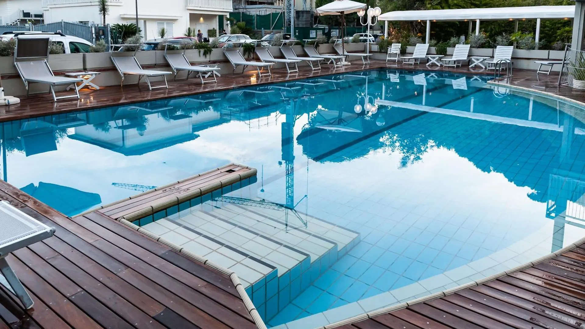 Hotel Trionfal - Fronte Mare - Vicinissimi Al Centro Milano Marittima