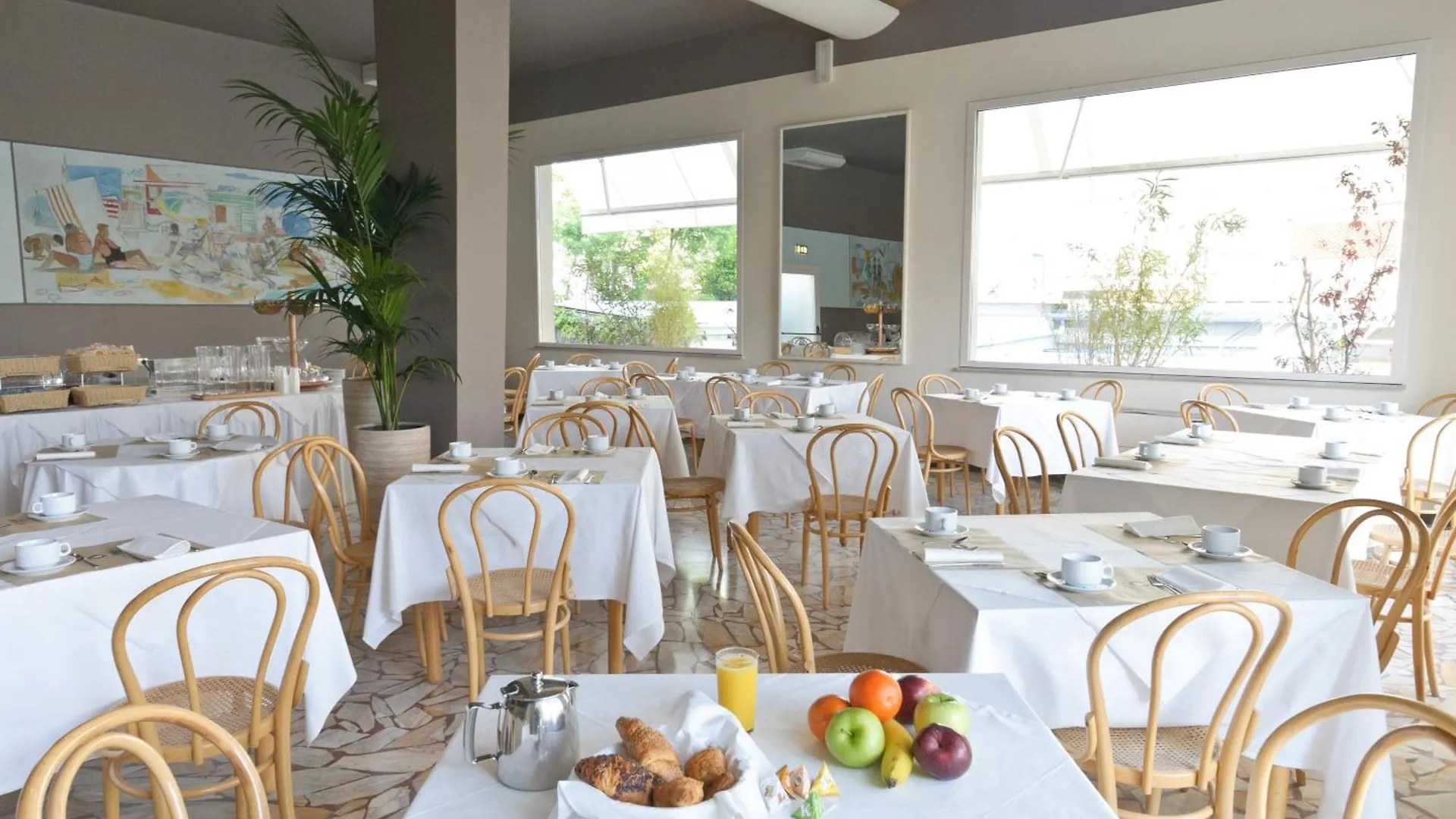 Hotel Trionfal - Fronte Mare - Vicinissimi Al Centro Milano Marittima