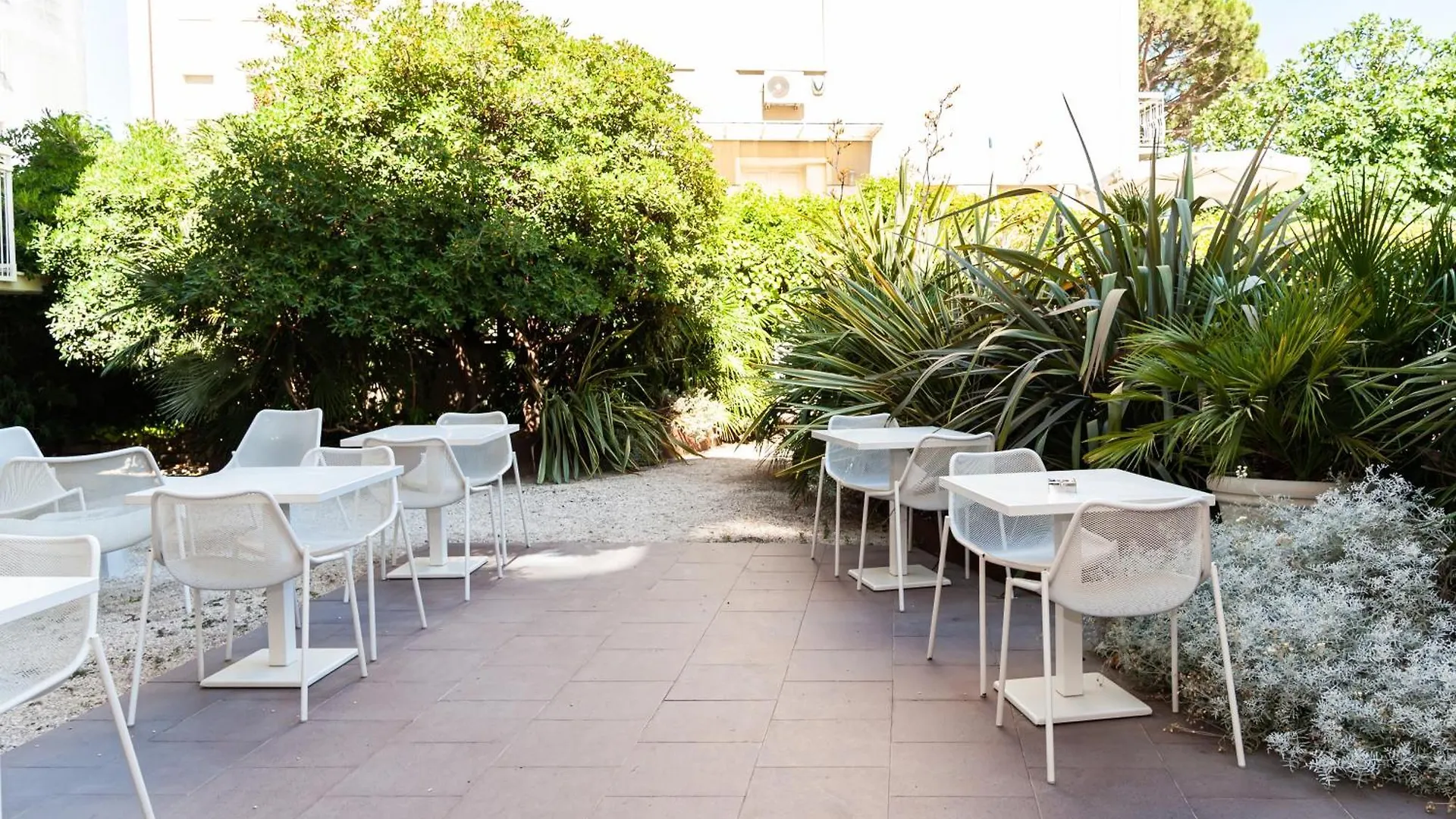 Hotel Trionfal - Fronte Mare - Vicinissimi Al Centro Milano Marittima 3*,