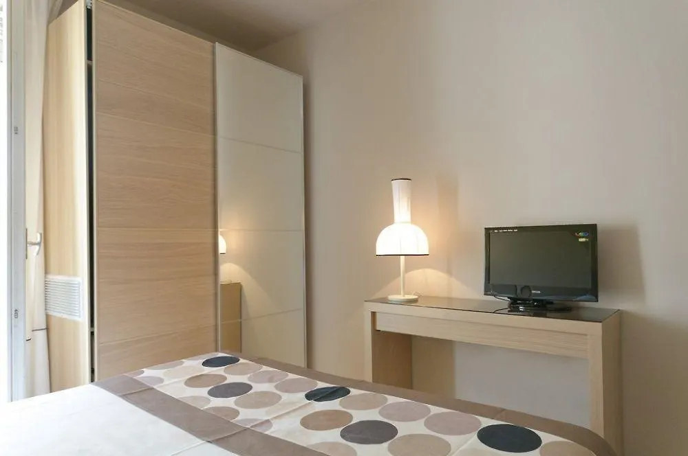Hotel Trionfal - Fronte Mare - Vicinissimi Al Centro Milano Marittima 3*,