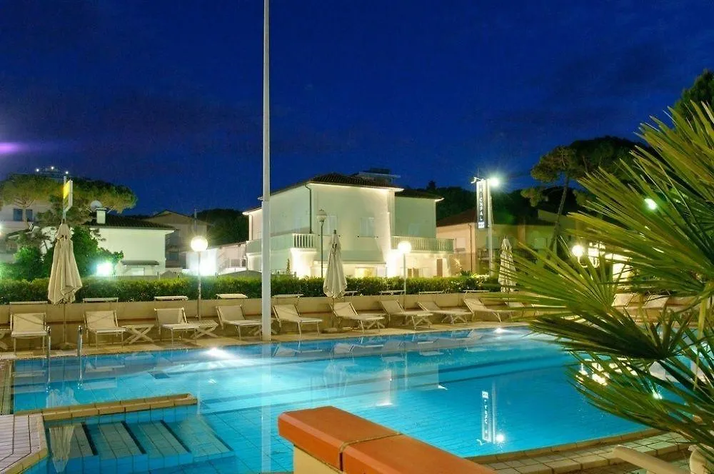 Hotel Trionfal - Fronte Mare - Vicinissimi Al Centro Milano Marittima
