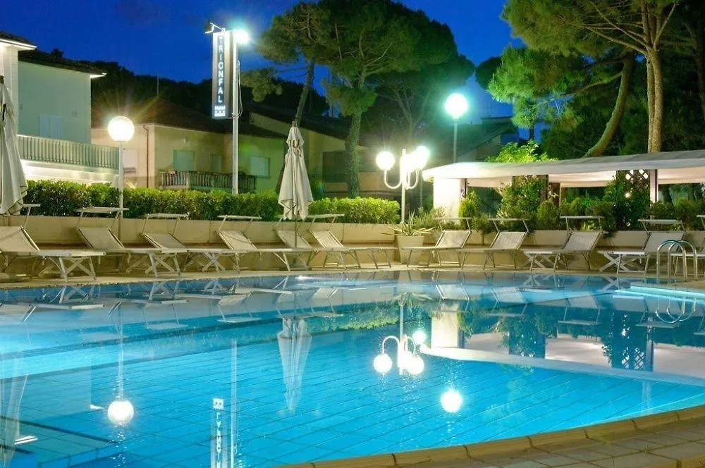 Hotel Trionfal - Fronte Mare - Vicinissimi Al Centro Milano Marittima