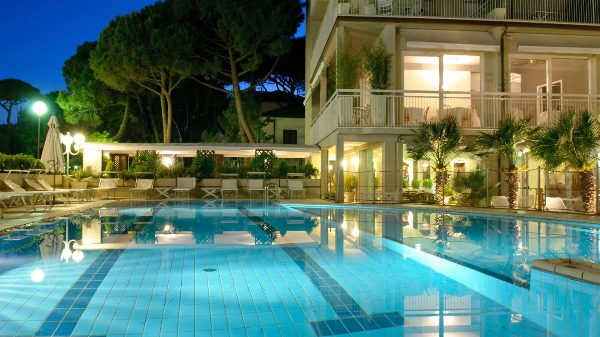 מילאנו מריטימה Hotel Trionfal - Fronte Mare - Vicinissimi Al Centro