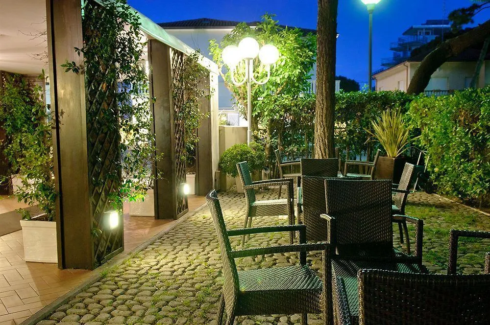 מילאנו מריטימה Hotel Trionfal - Fronte Mare - Vicinissimi Al Centro איטליה