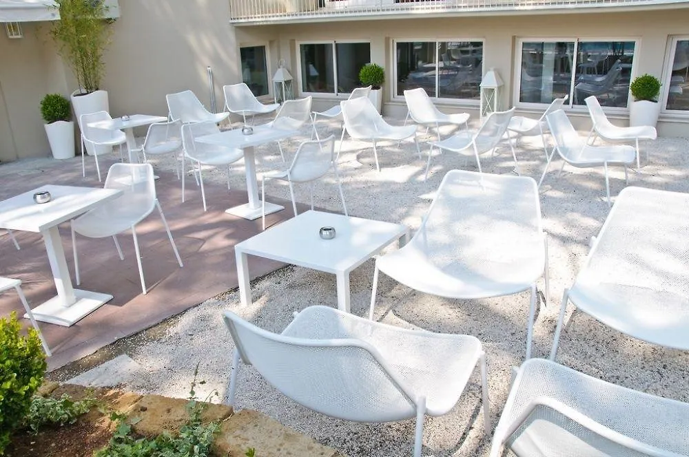 מילאנו מריטימה Hotel Trionfal - Fronte Mare - Vicinissimi Al Centro  מילאנו מריטימה